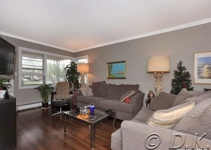 469 E Park Avenue - Photo 1