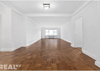 945 Fifth Avenue - Photo 1