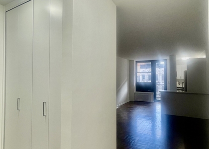 165 East 35th Street - Photo 1