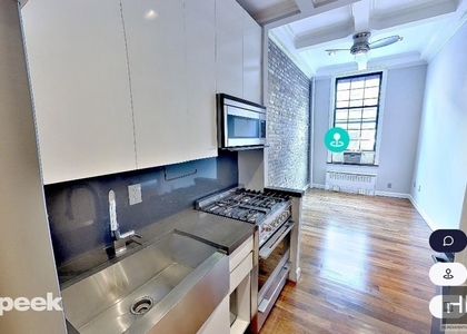 221 East 11th Street - Photo 1