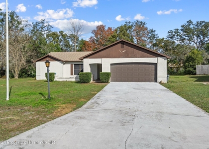 8313 Forest Oaks Boulevard - Photo 1