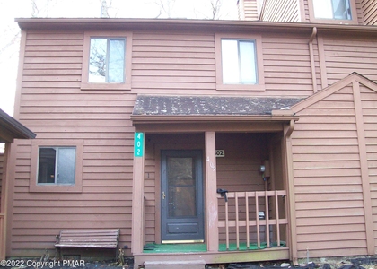 402 Tudor Ct - Photo 1