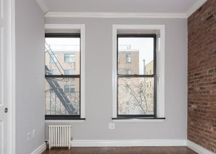 309 East 8th Street - Photo 1