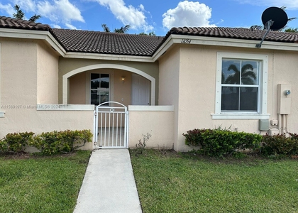 11054 Sw 237 Ln - Photo 1