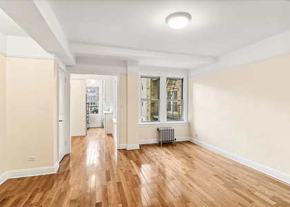 25 East 10th Street - Photo 1