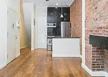 279 East 10th Street - Photo 1