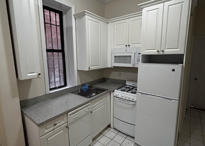 241 East 38th Street - Photo 1