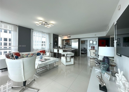 500 Brickell Ave - Photo 1