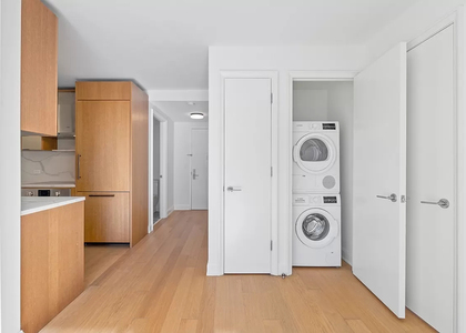 East 54th Street - Photo 1