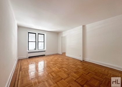 East 85 Street - Photo 1