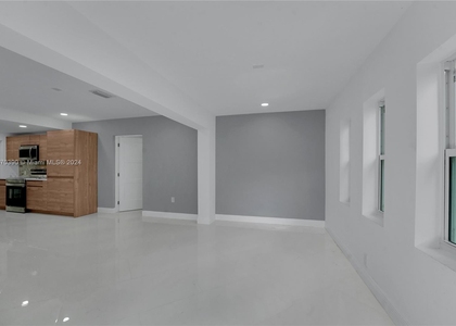 1137 Sw 8th Ave - Photo 1