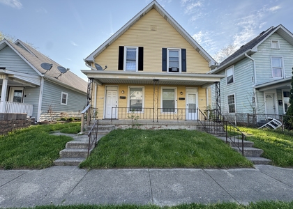 1133 S Richland Street - Photo 1