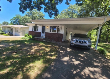 61 Wesley Dr - Photo 1