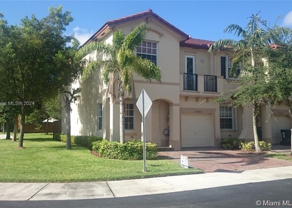 12986 Sw 132nd Ter - Photo 1