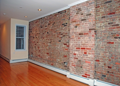 273 Webster Ave - Photo 1