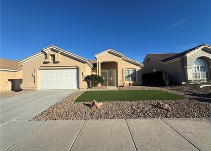 8625 Desert Bird Drive - Photo 1