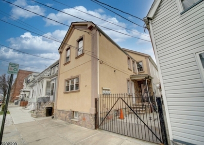 27 Catherine St - Photo 1