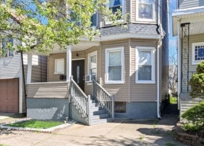 252 N 10th St - Photo 1