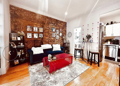 338 East 55th Street - Photo 1