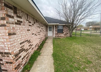 5415 Brookhollow Drive - Photo 1