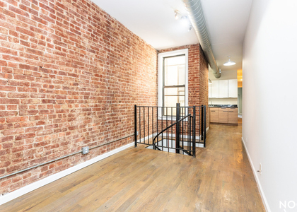 555 Hart Street - Photo 1