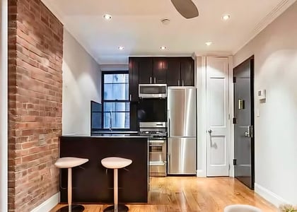 434 West 52nd Street - Photo 1