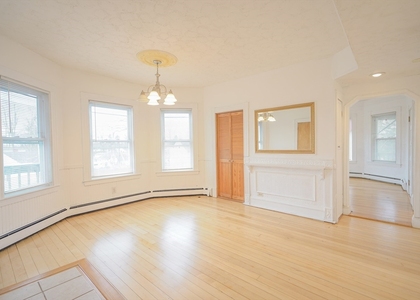 28 Longwood Ave - Photo 1