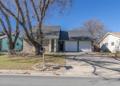 1404 Sagebrush Dr - Photo 1