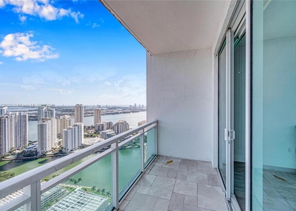 950 Brickell Bay Dr - Photo 1