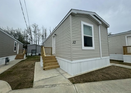 32 Randall Ave - Photo 1