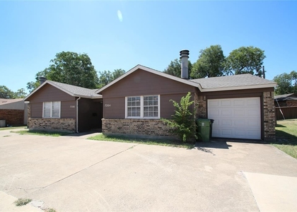 7204 Ne Loop 820 - Photo 1