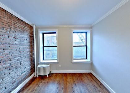 382 East 10th Street - Photo 1