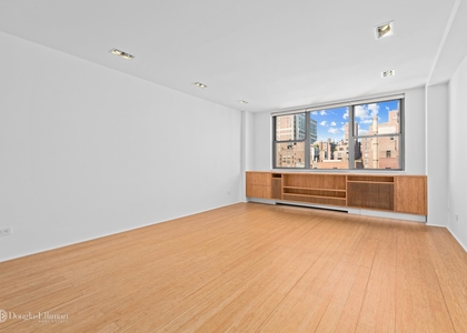 32  Gramercy Park S - Photo 1