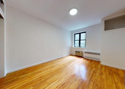 East 81 Street - Photo 1