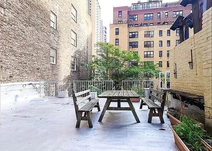 146 East 39th Street - Photo 1