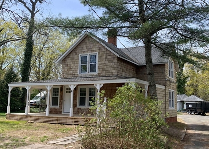 464 Montauk - Photo 1