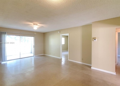 1050 Country Club Dr - Photo 1