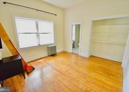 251 W Rittenhouse St - Photo 1