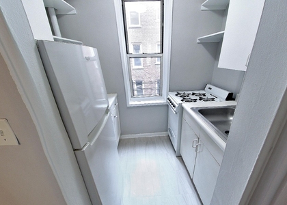 East 58th Street - Photo 1