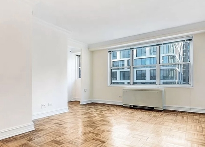 289 west 52th street - Photo 1