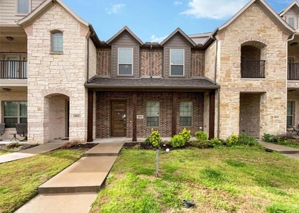 803 Aberdeen Crossing - Photo 1