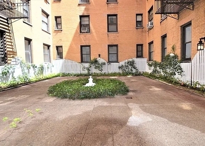 West 45 Street - Photo 1