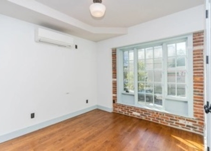 31 Brooklyn Avenue - Photo 1