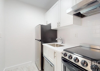 402 East 83rd Street - Photo 1