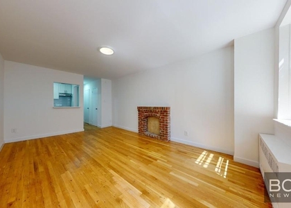 402 East 83rd Street - Photo 1