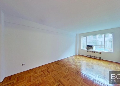 117 East 37th Street - Photo 1