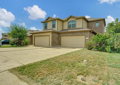 1420 Muirfield Bend Dr - Photo 1