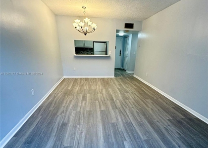 13685 Ne 10th Ave - Photo 1