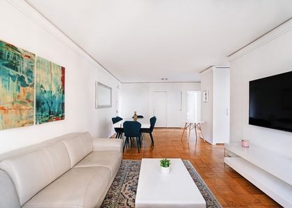 230 West West 55th Street - Photo 1