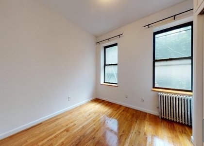 214 East 10th Street - Photo 1